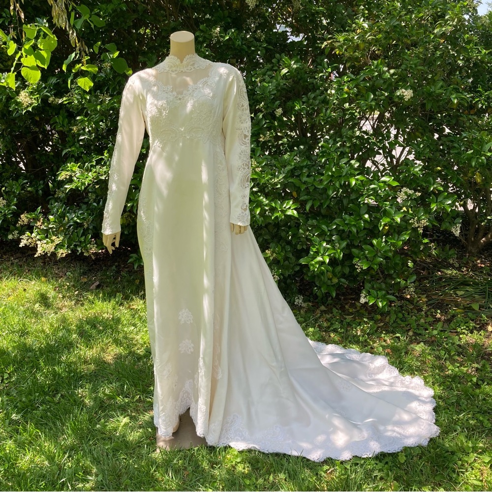 Vintage mid century Maurer Original candlelight white gown size medium - large